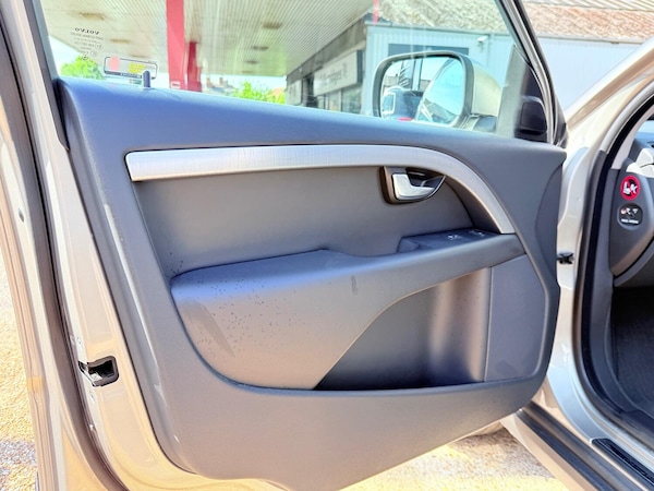 Used Volvo XC70 2010 for sale - 75095306: Photo 66