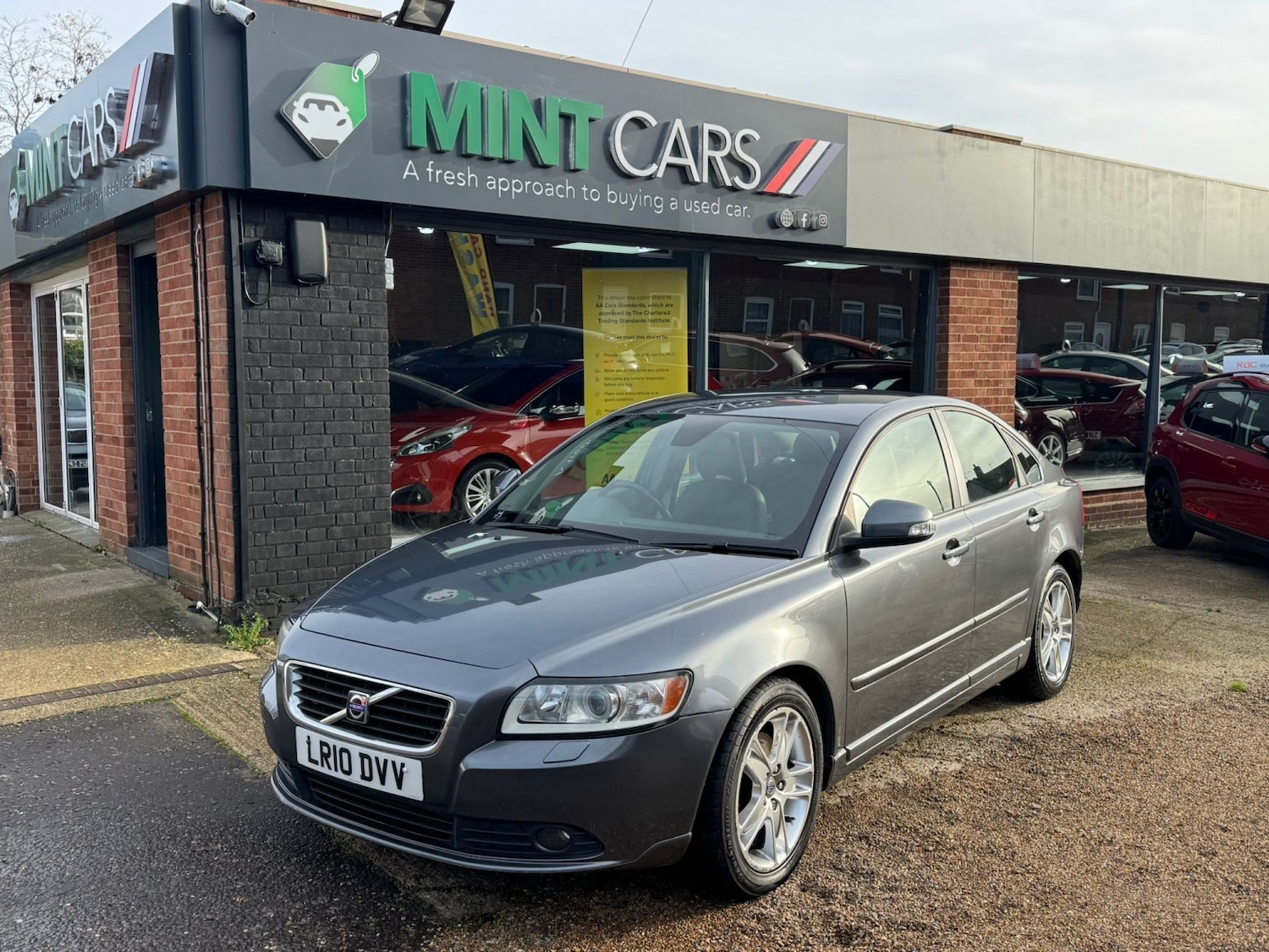 Used Volvo S40 2010 for sale - 76670765: Photo 1