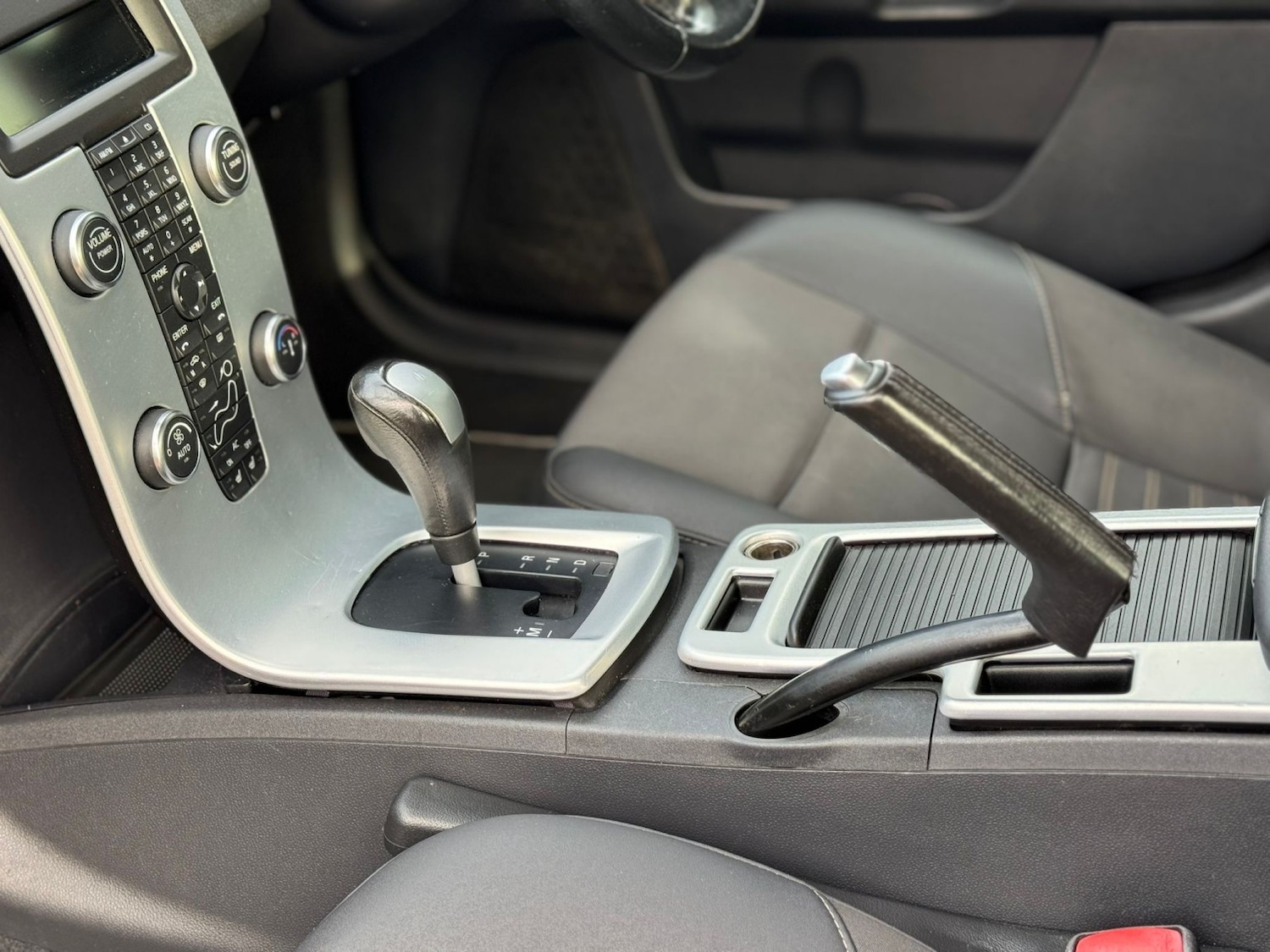 Used Volvo S40 2010 for sale - 76670765: Photo 15