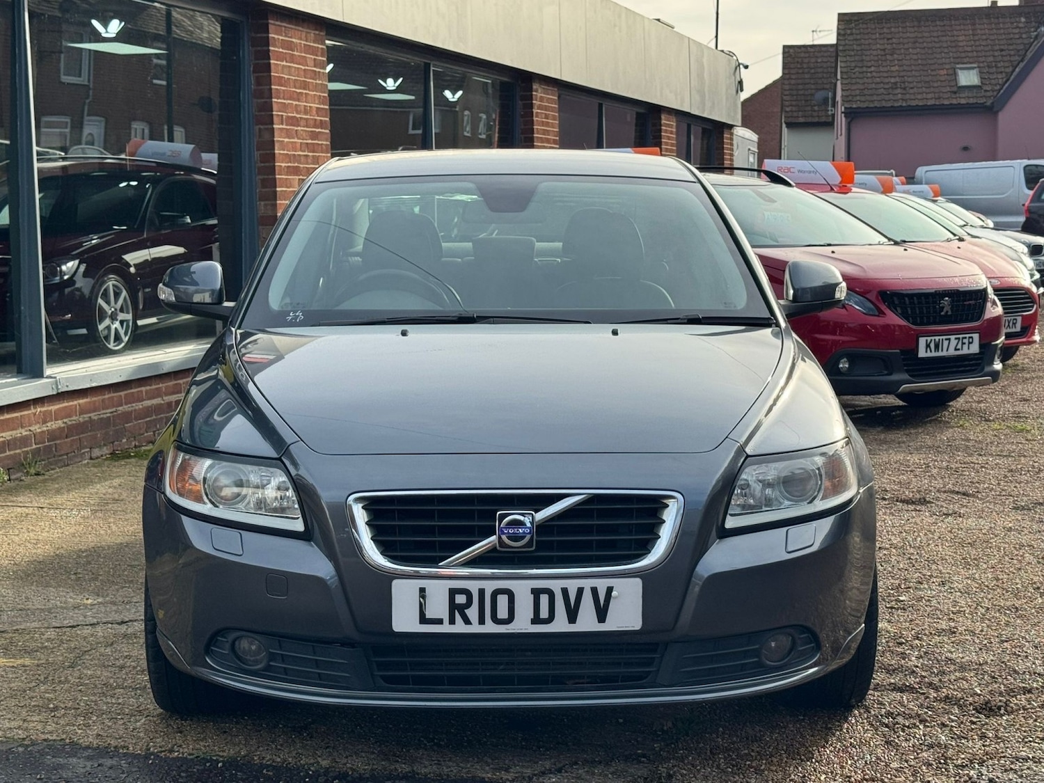 Used Volvo S40 2010 for sale - 76670765: Photo 2