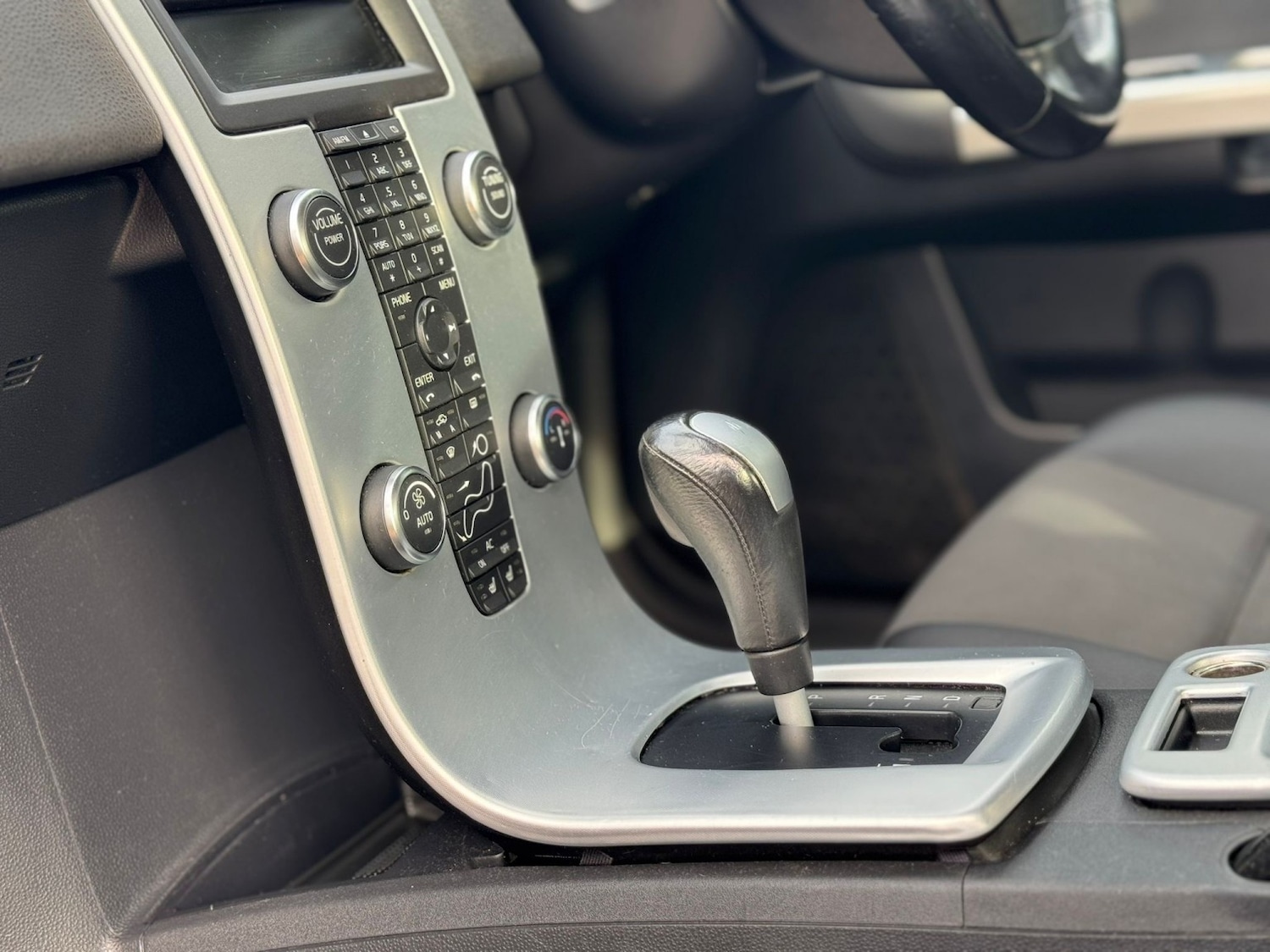 Used Volvo S40 2010 for sale - 76670765: Photo 37