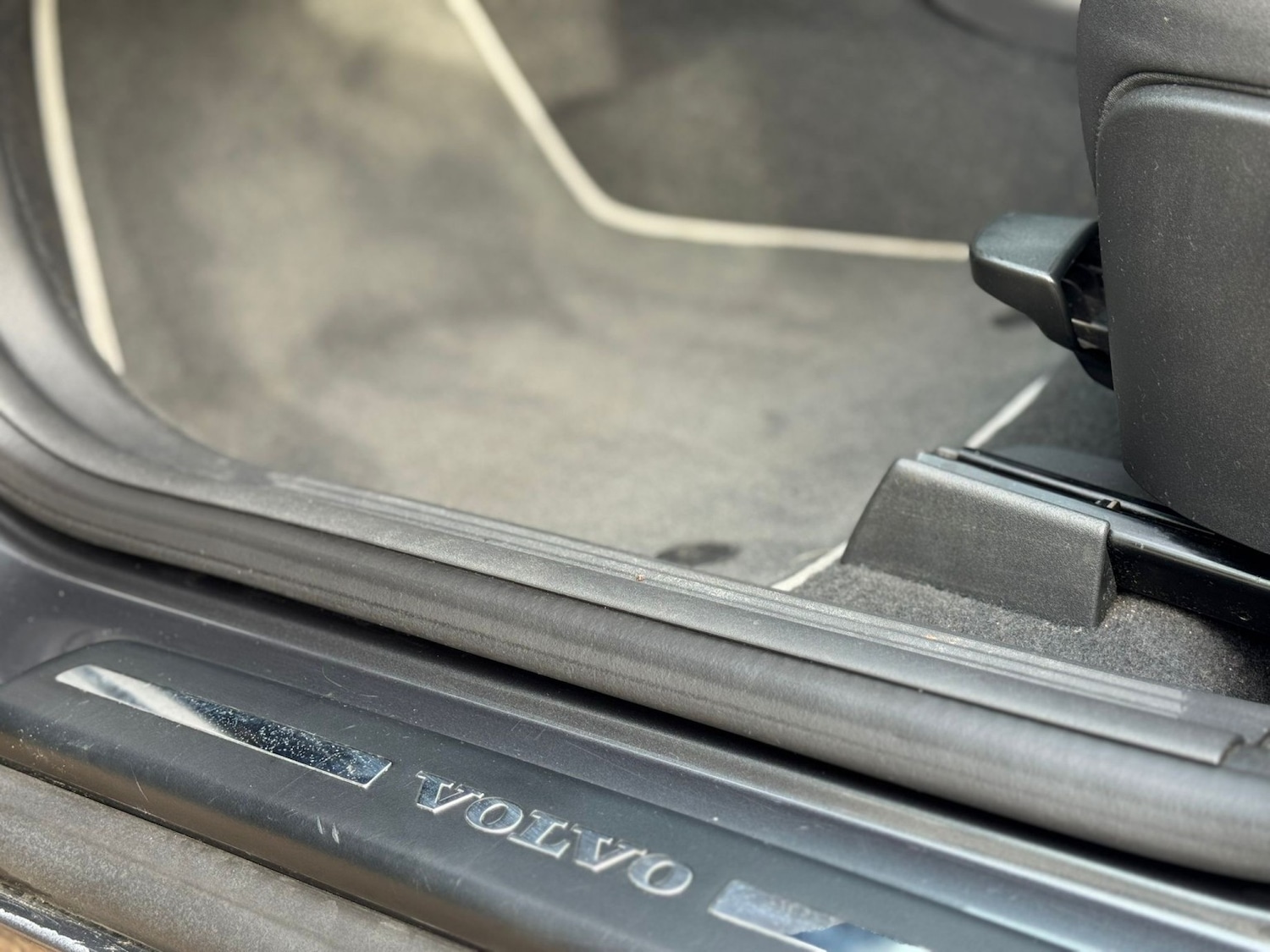 Used Volvo S40 2010 for sale - 76670765: Photo 41