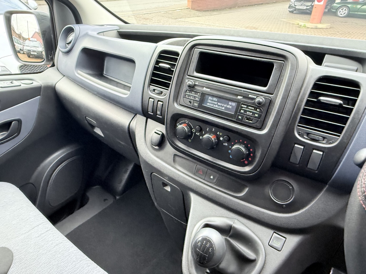 Used Vauxhall Vivaro 2015 for sale - 77323587: Photo 24