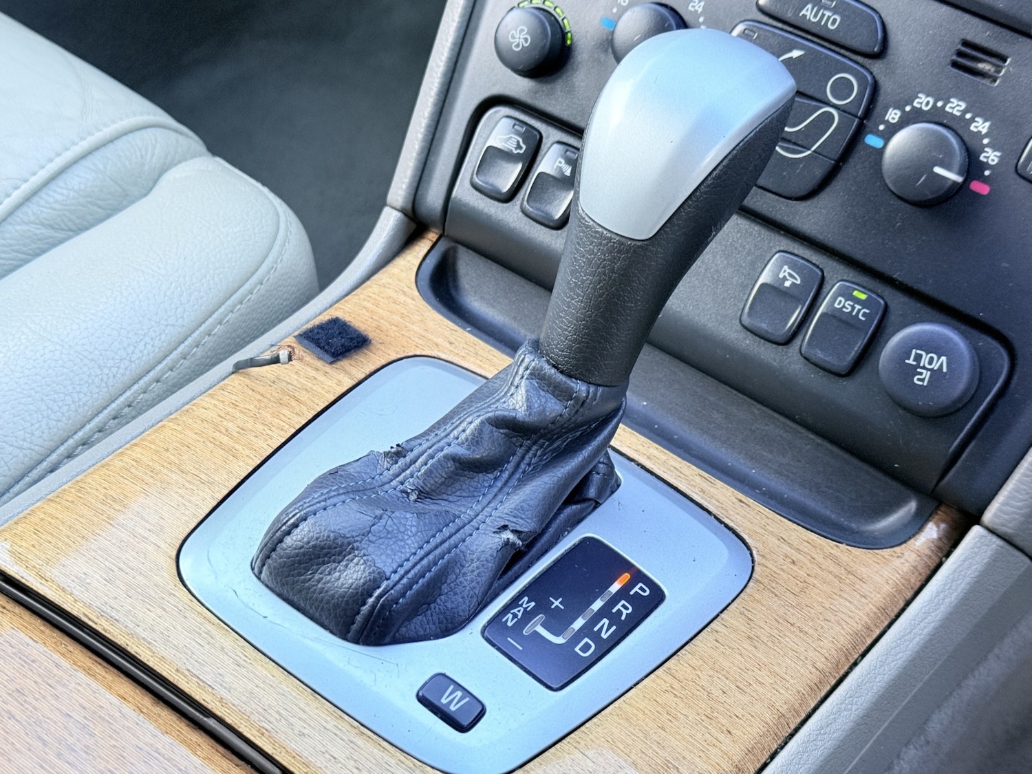 Used Volvo XC90 2005 for sale - 77014796: Photo 36