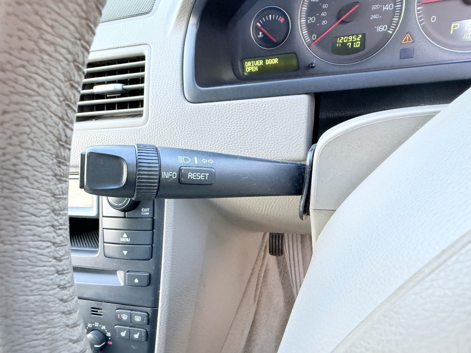 Used Volvo XC90 2005 for sale - 77014796: Photo 42