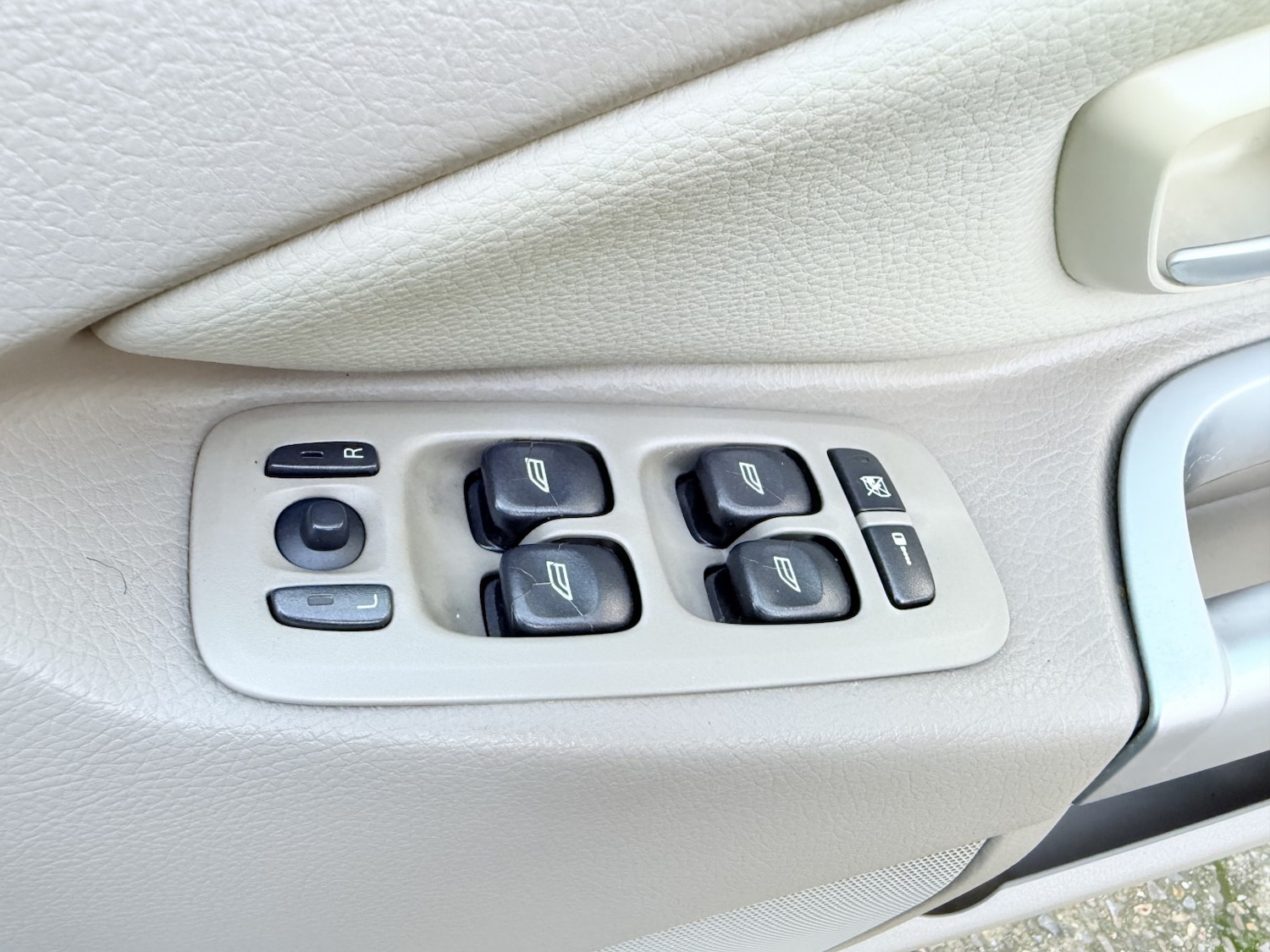 Used Volvo XC90 2005 for sale - 77014796: Photo 46