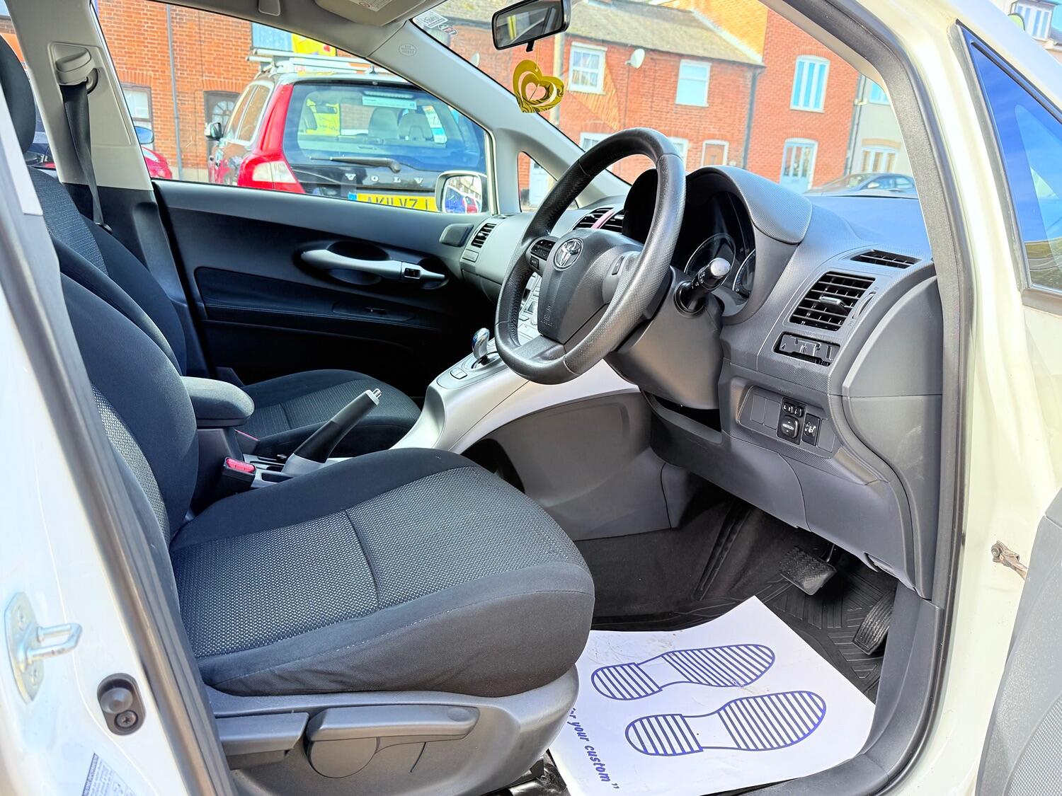 Used Toyota Auris 2011 for sale - 76374169: Photo 35