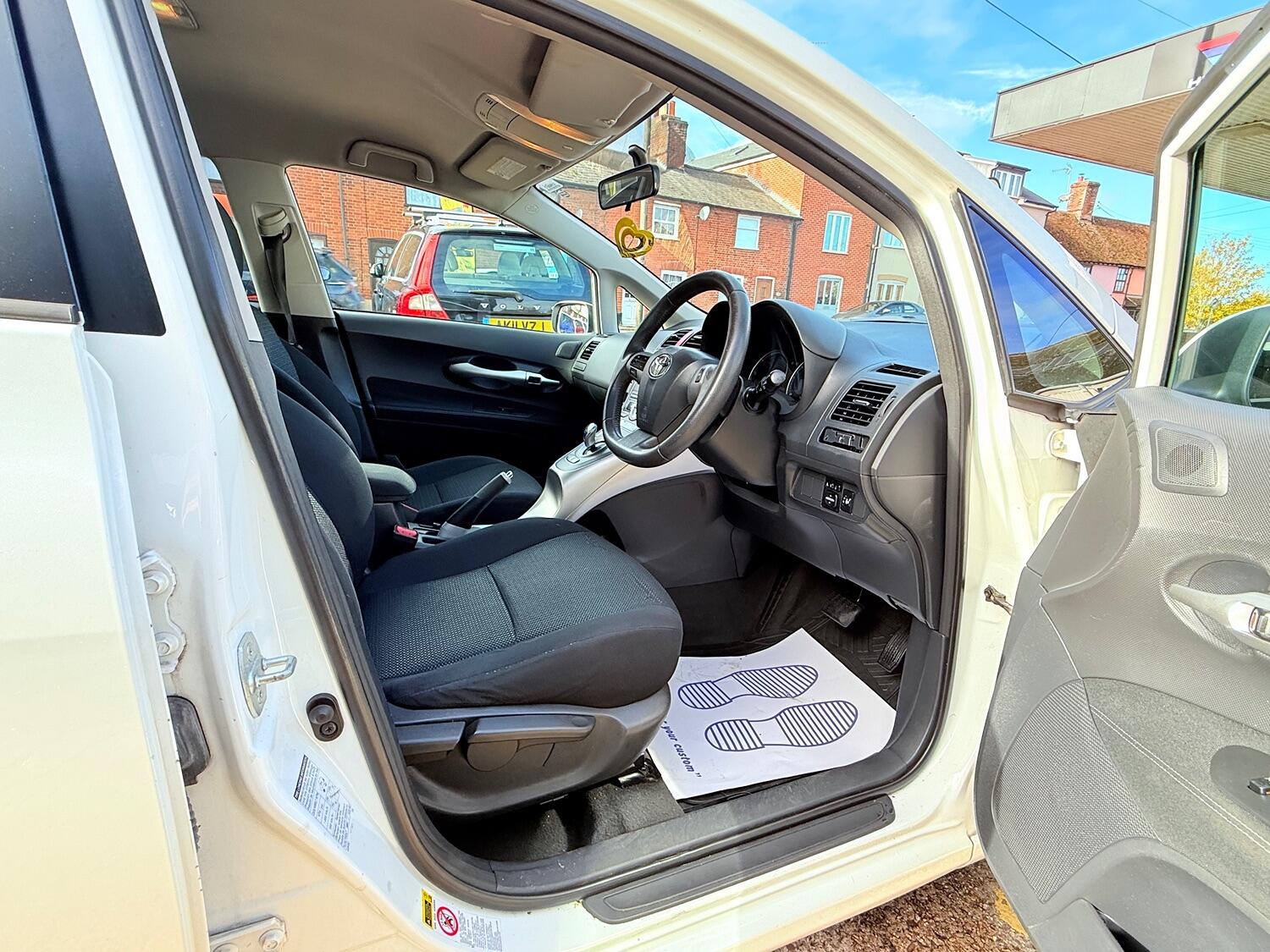 Used Toyota Auris 2011 for sale - 76374169: Photo 39