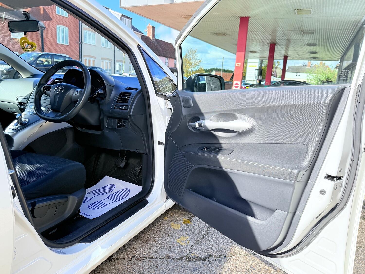 Used Toyota Auris 2011 for sale - 76374169: Photo 63