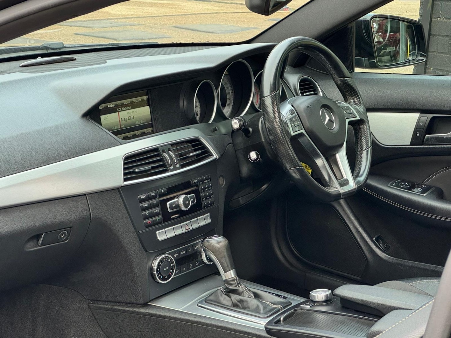 Used Mercedes-Benz C Class 2015 for sale - 76670766: Photo 21