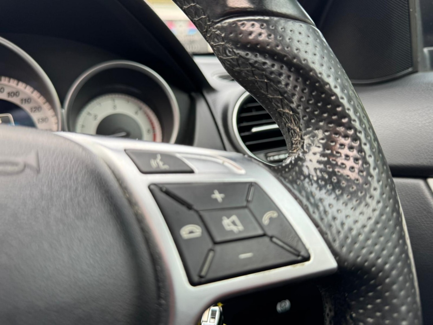 Used Mercedes-Benz C Class 2015 for sale - 76670766: Photo 32