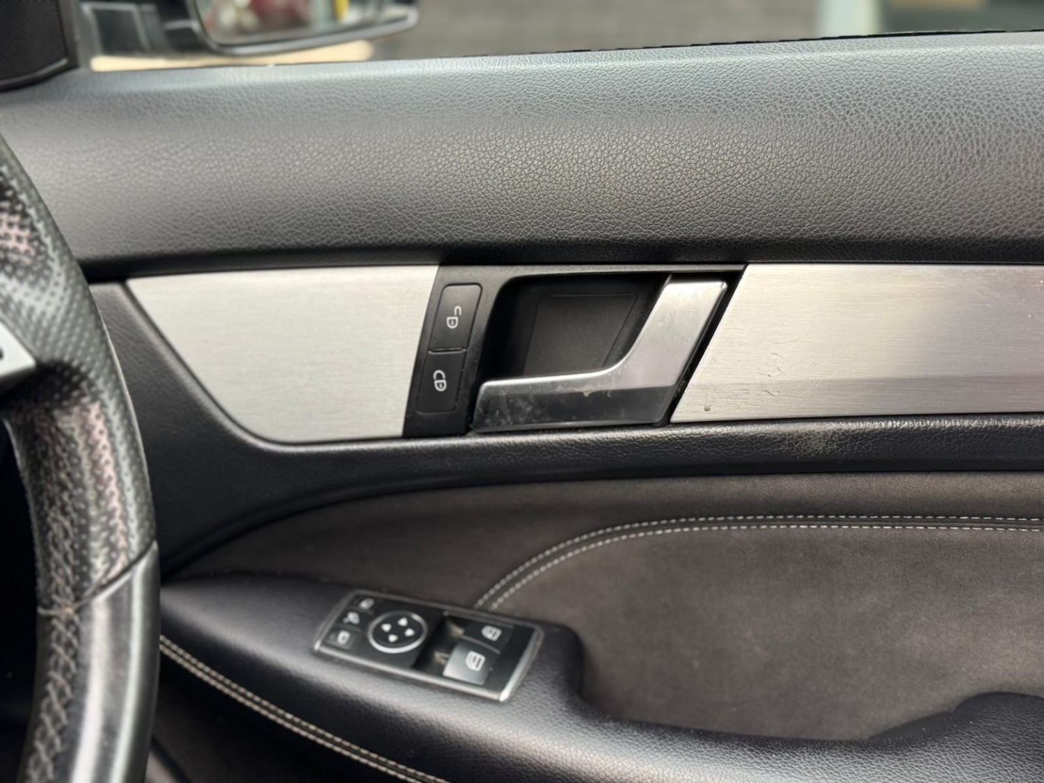 Used Mercedes-Benz C Class 2015 for sale - 76670766: Photo 35