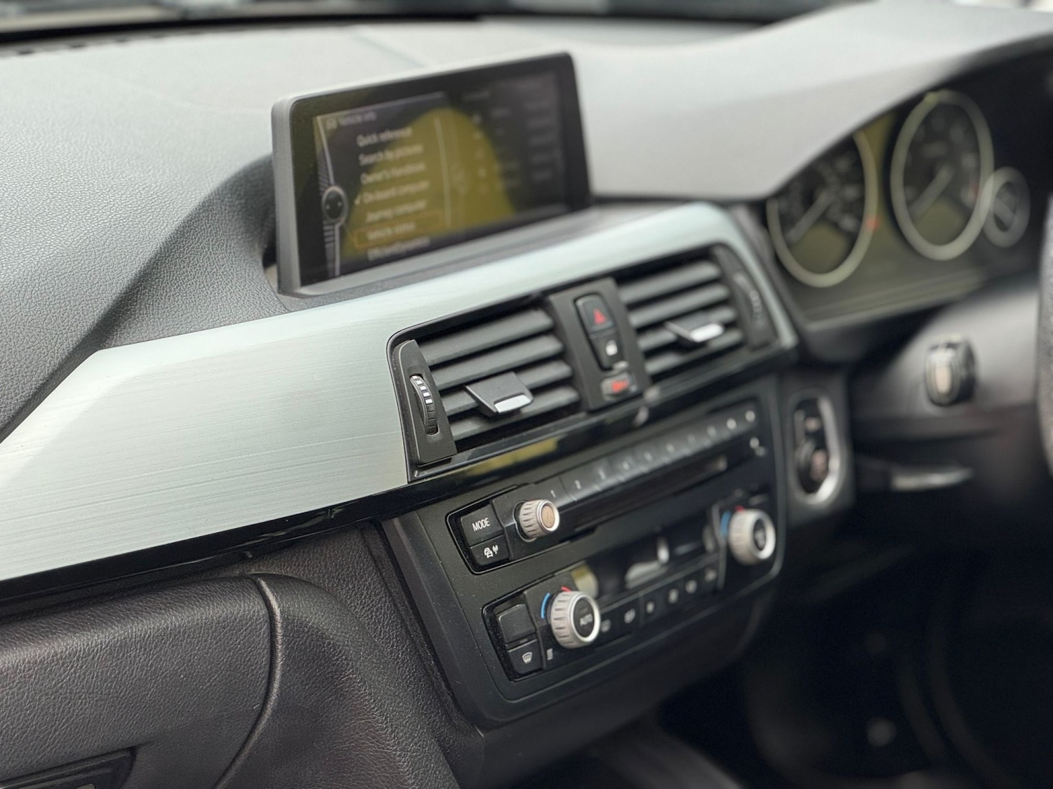 Used BMW 3 Series 2012 for sale - 76748248: Photo 42