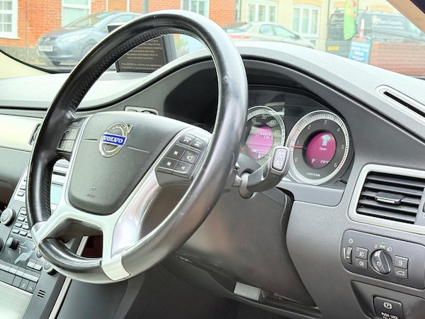 Used Volvo V70 2011 for sale - 75095293: Photo 32