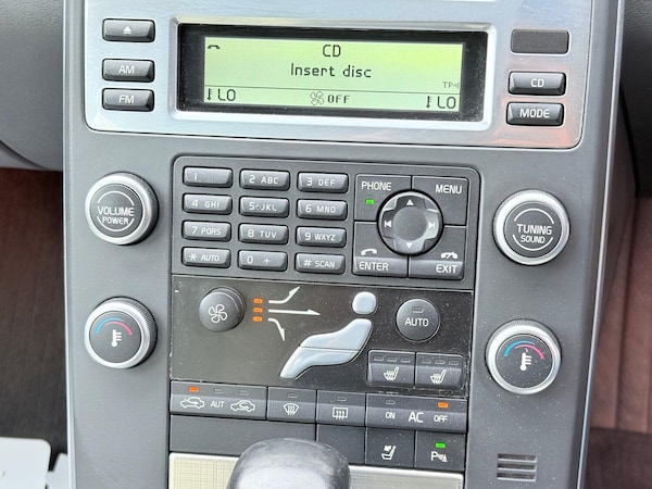 Used Volvo V70 2011 for sale - 75095293: Photo 41