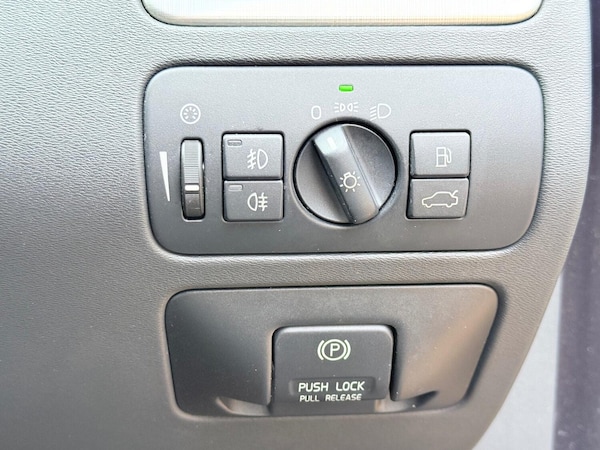 Used Volvo V70 2011 for sale - 75095293: Photo 47