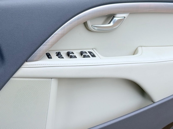 Used Volvo V70 2011 for sale - 75095293: Photo 48
