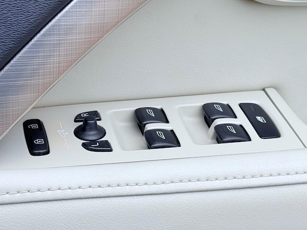 Used Volvo V70 2011 for sale - 75095293: Photo 50