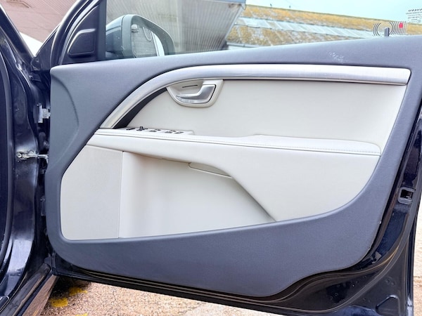 Used Volvo V70 2011 for sale - 75095293: Photo 75