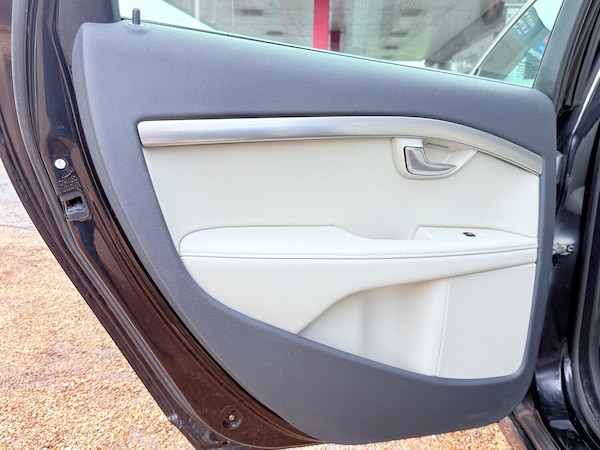 Used Volvo V70 2011 for sale - 75095293: Photo 77