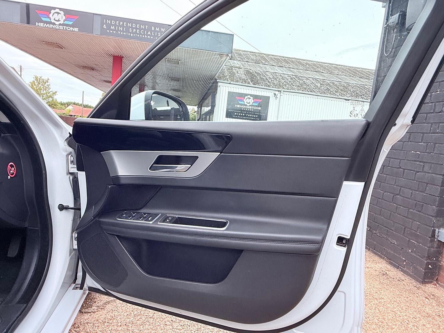 Used Jaguar XF 2016 for sale - 76011469: Photo 59