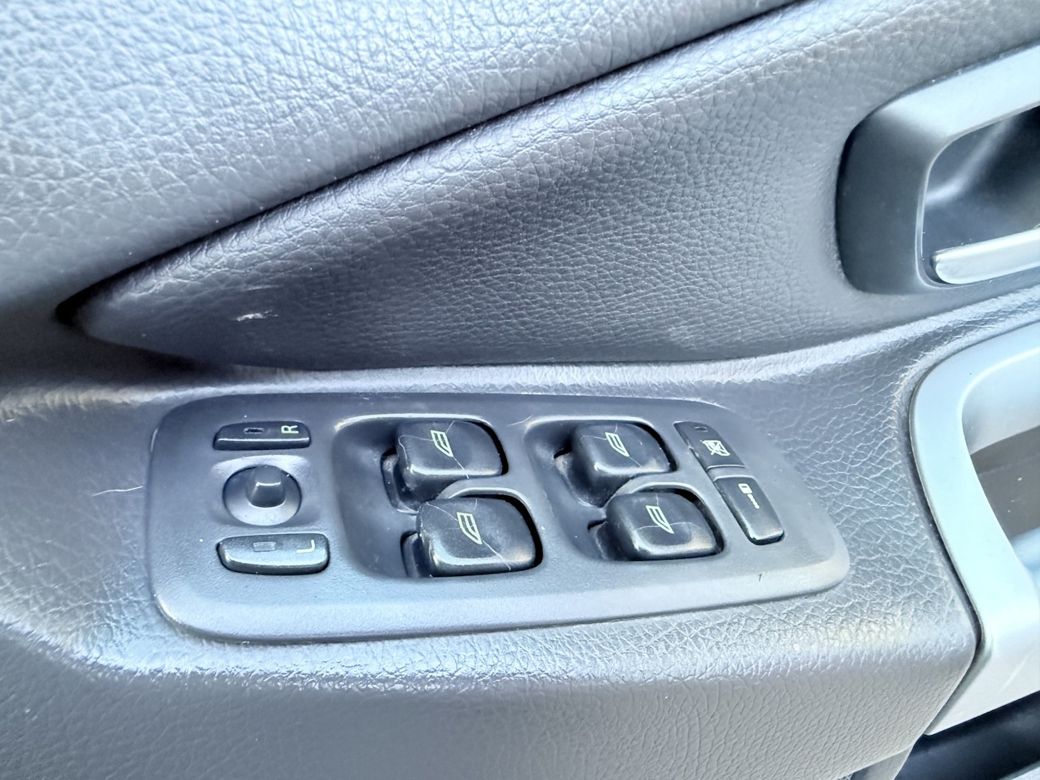 Used Volvo XC90 2005 for sale - 77558555: Photo 36