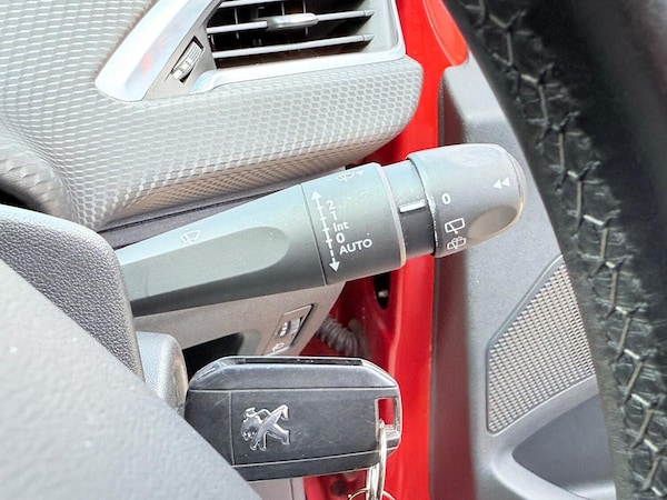 Used Peugeot 208 2015 for sale - 75523612: Photo 46