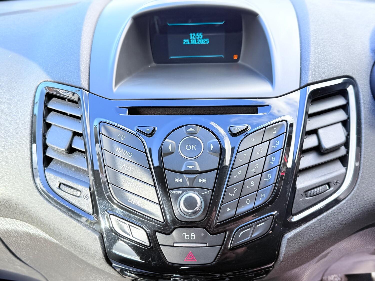 Used Ford Fiesta 2015 for sale - 76376911: Photo 27