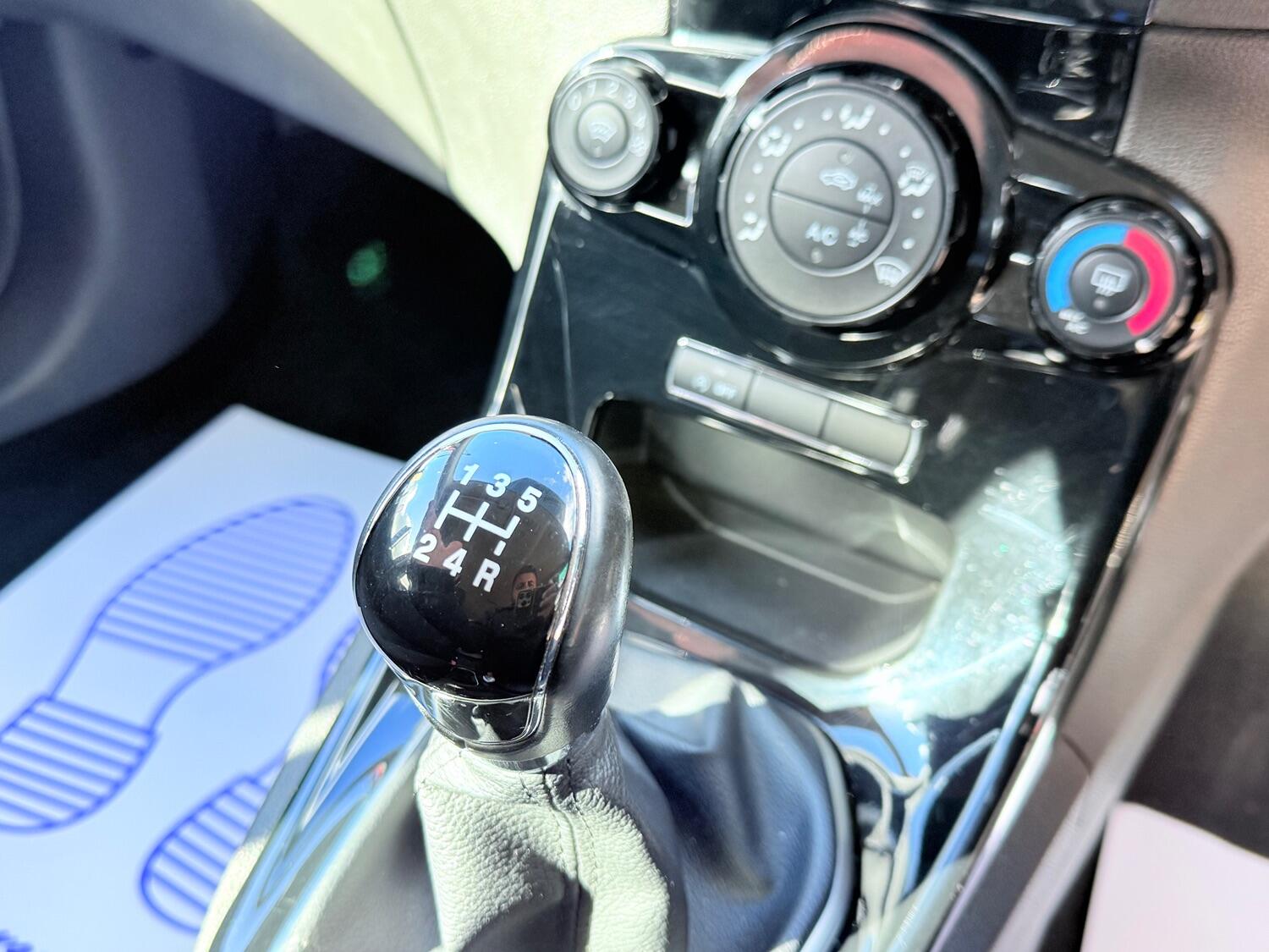 Used Ford Fiesta 2015 for sale - 76376911: Photo 32