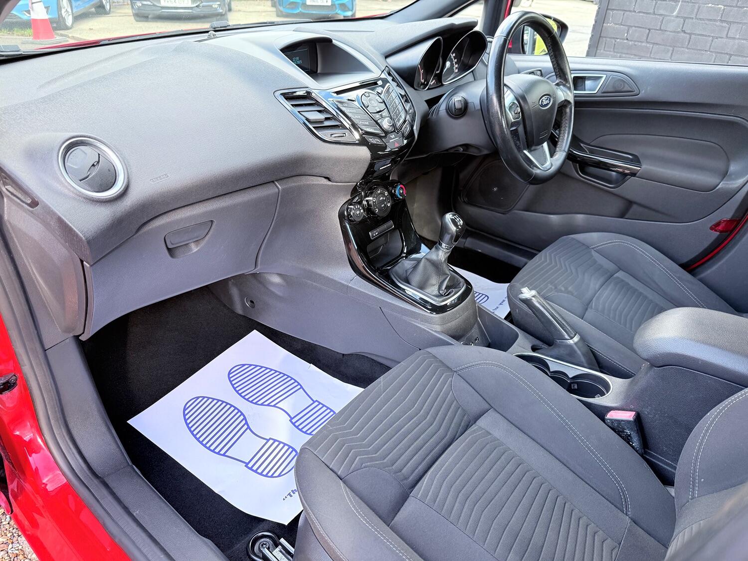 Used Ford Fiesta 2015 for sale - 76376911: Photo 41