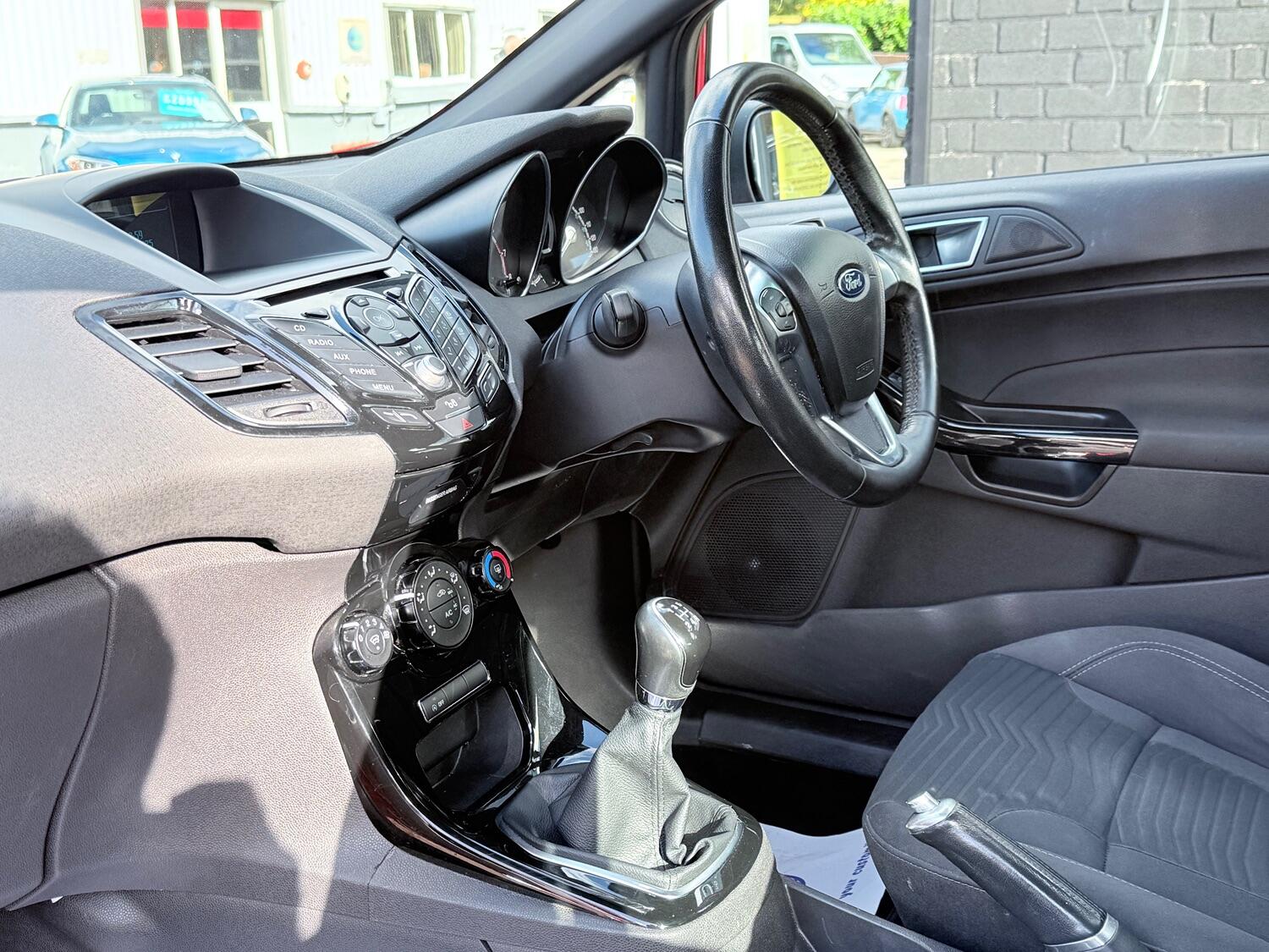 Used Ford Fiesta 2015 for sale - 76376911: Photo 43