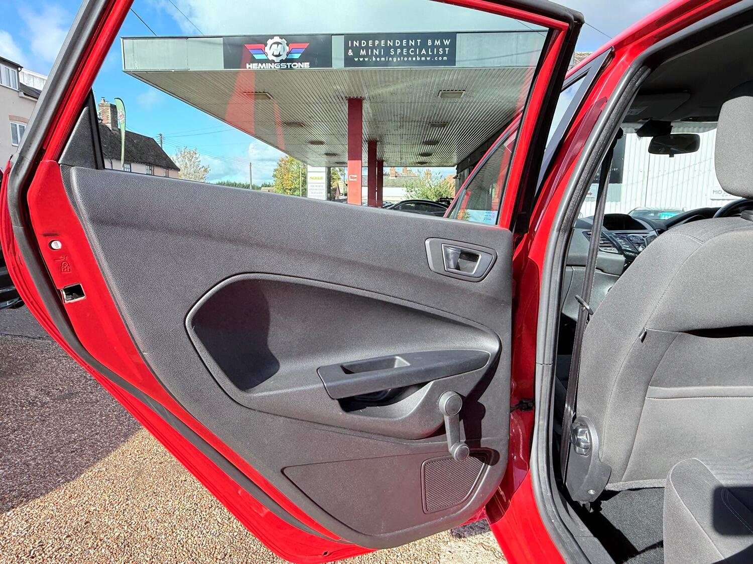 Used Ford Fiesta 2015 for sale - 76376911: Photo 47