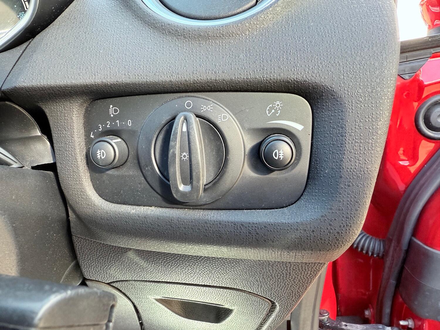 Used Ford Fiesta 2015 for sale - 77749846: Photo 38