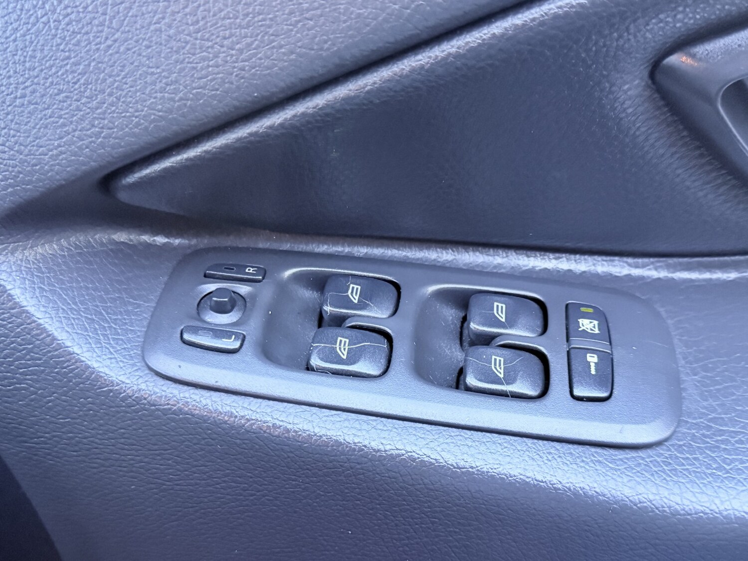 Used Volvo XC90 2007 for sale - 78090666: Photo 29