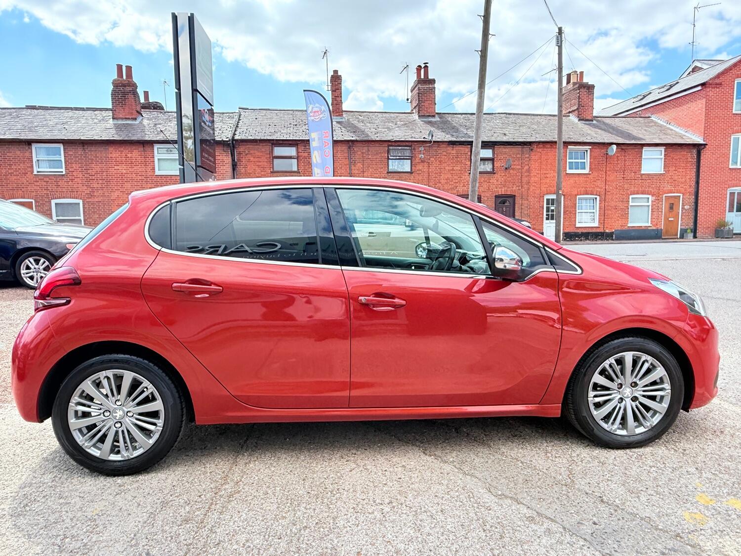 Used Peugeot 208 2015 for sale - 76769386: Photo 12