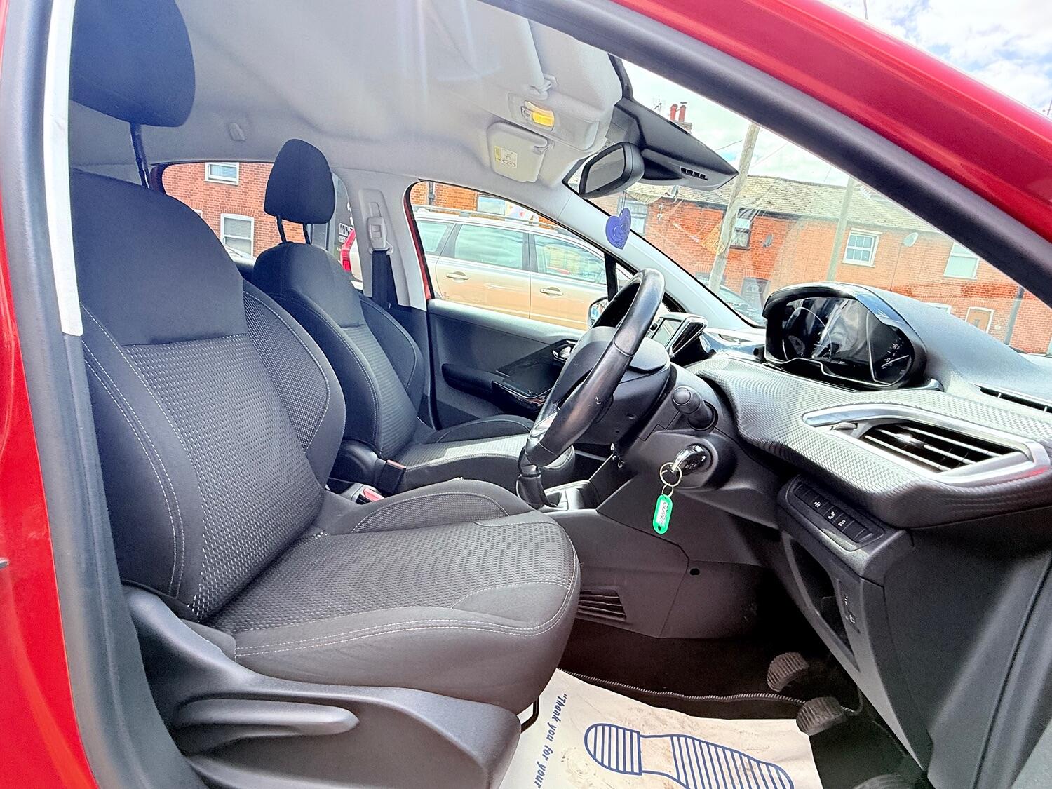 Used Peugeot 208 2015 for sale - 76769386: Photo 29