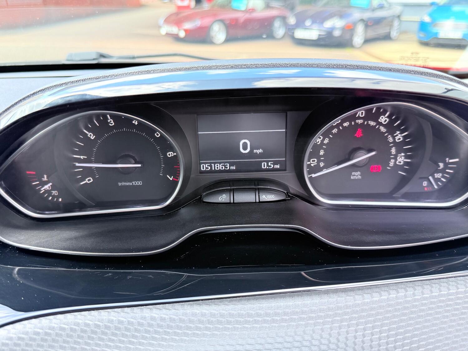 Used Peugeot 208 2015 for sale - 76769386: Photo 42