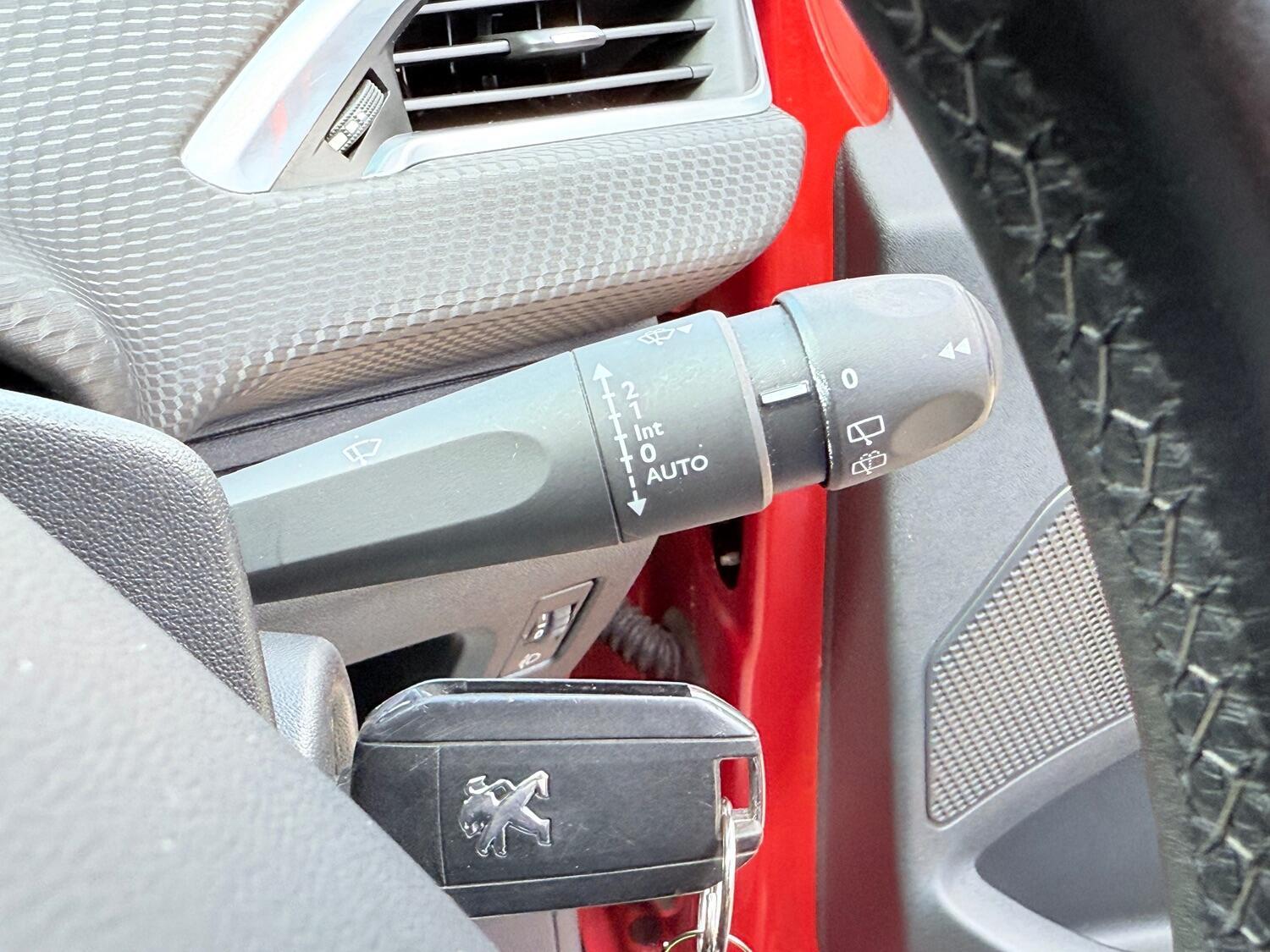 Used Peugeot 208 2015 for sale - 76769386: Photo 46