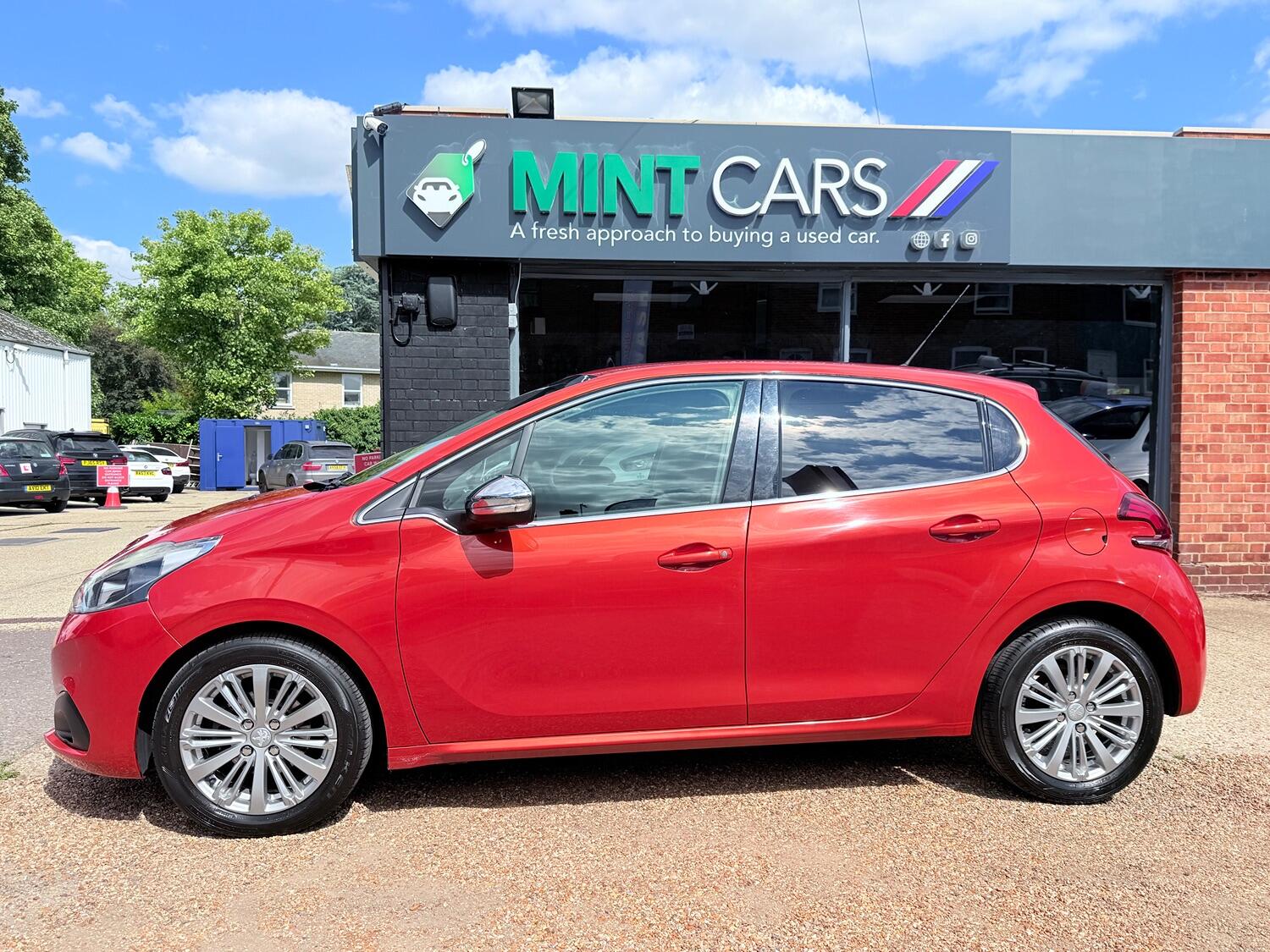 Used Peugeot 208 2015 for sale - 76769386: Photo 5