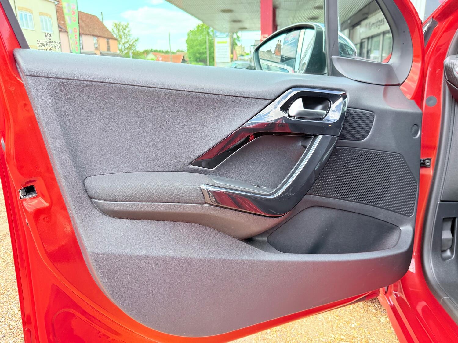 Used Peugeot 208 2015 for sale - 76769386: Photo 61