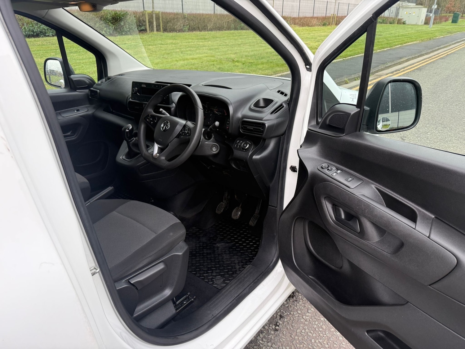 Used Vauxhall Combo 2019 for sale - 77303900: Photo 11