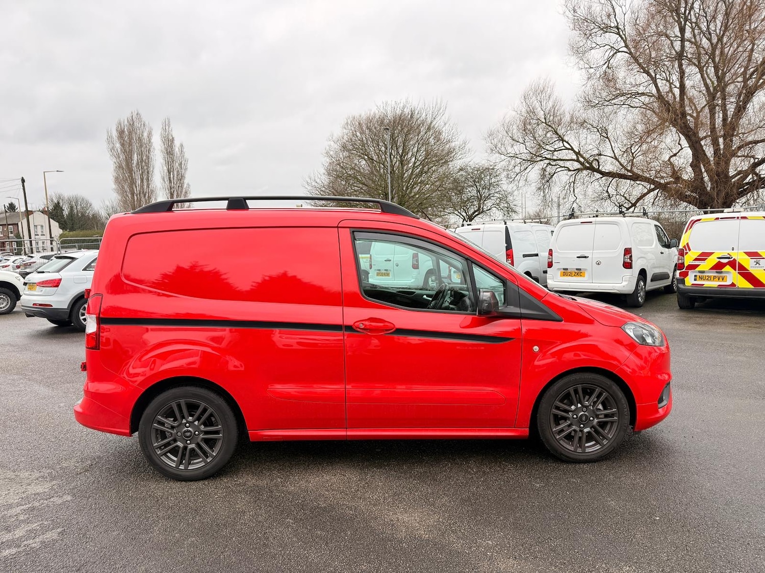 Used Ford Transit Courier 2018 for sale - 77775469: Photo 10