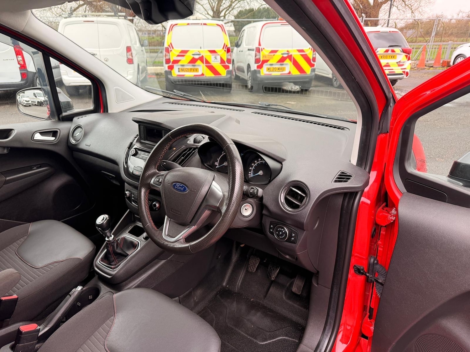 Used Ford Transit Courier 2018 for sale - 77775469: Photo 11