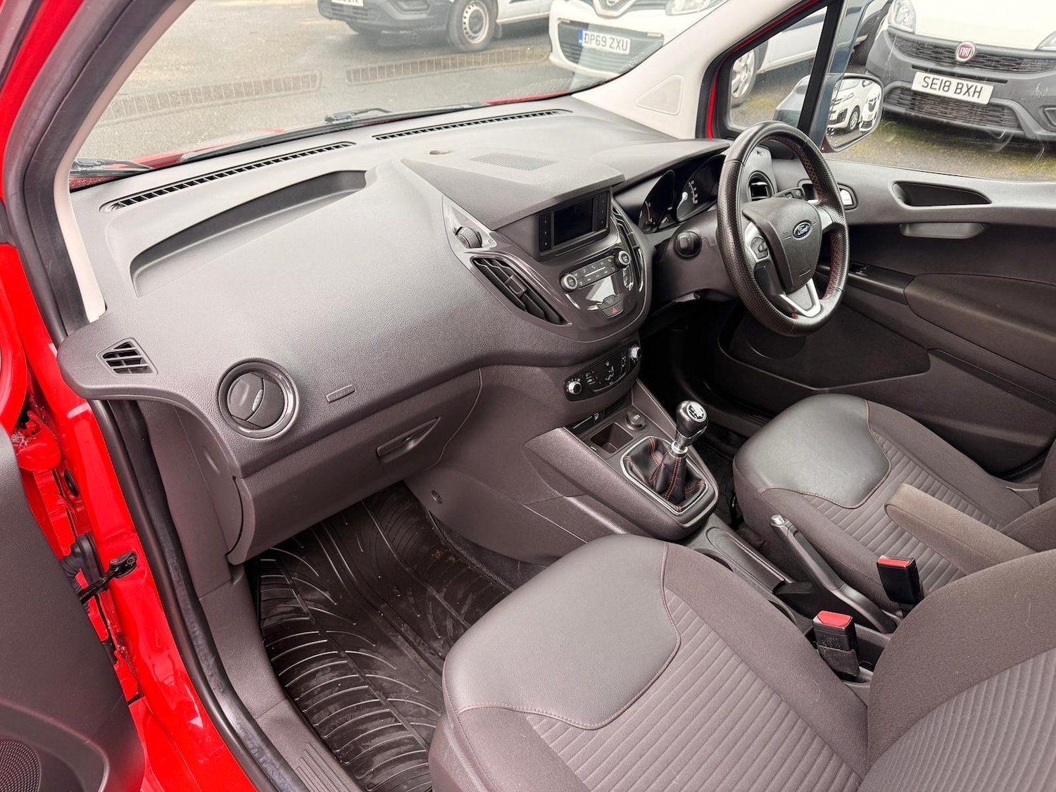 Used Ford Transit Courier 2018 for sale - 77775469: Photo 5