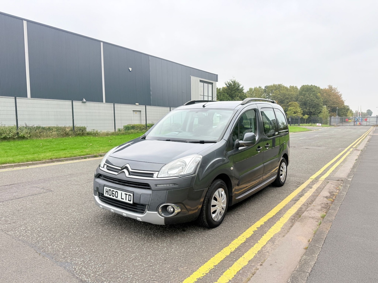 Used Citroen Berlingo Multispace 2013 for sale - 76265326: Photo 2
