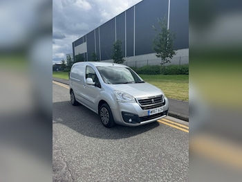 Used Peugeot Partner 2017 for sale - 75583209: Photo