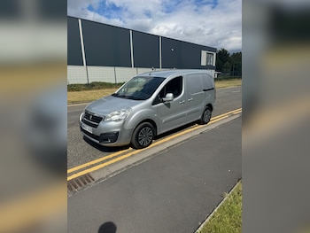 Used Peugeot Partner 2017 for sale - 75583209: Photo