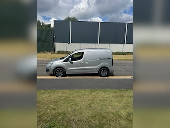 Used Peugeot Partner 2017 for sale - 75583209: Photo
