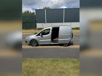Used Peugeot Partner 2017 for sale - 75583209: Photo