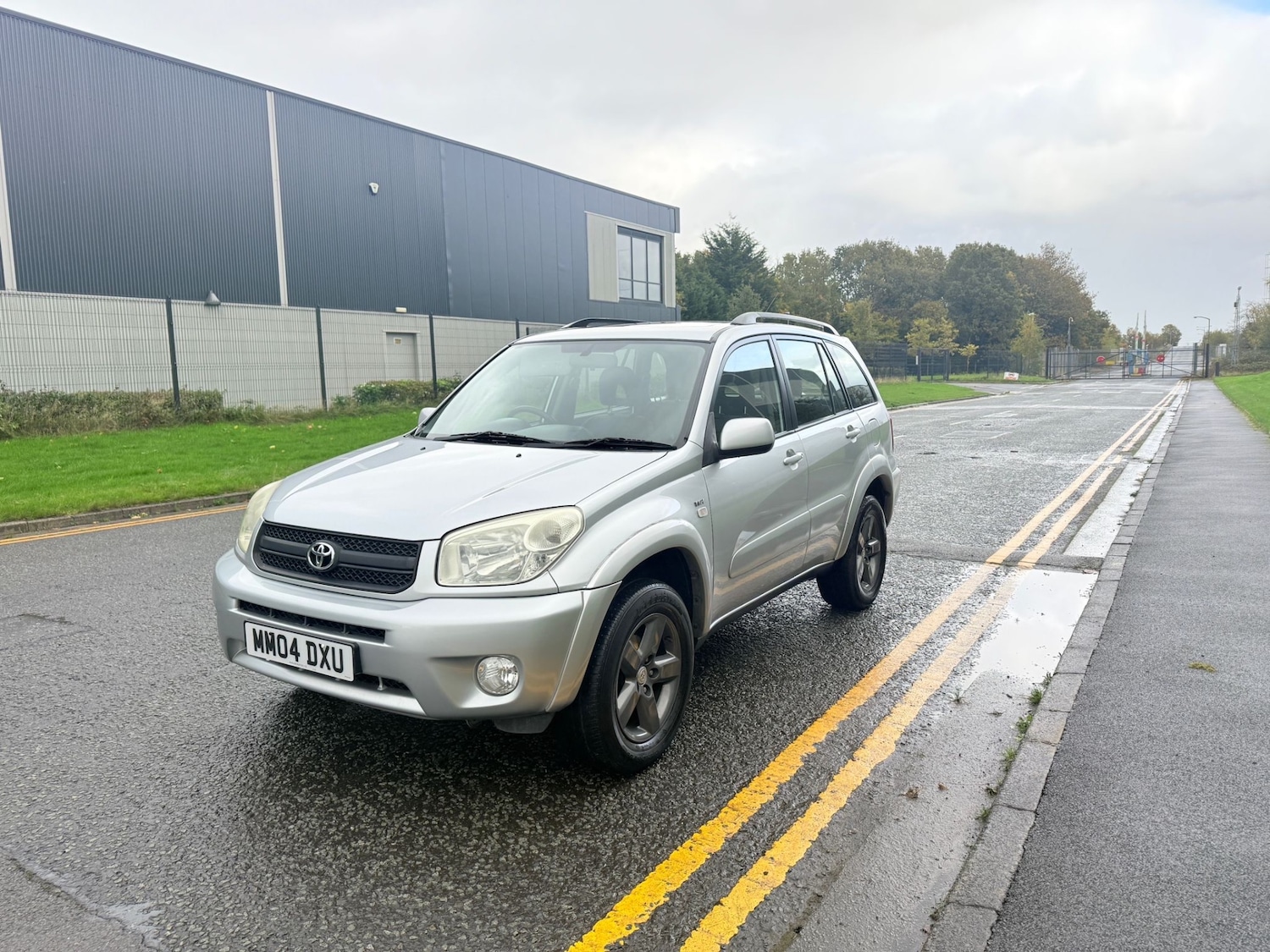 Used Toyota RAV4 2004 for sale - 76365020: Photo 2